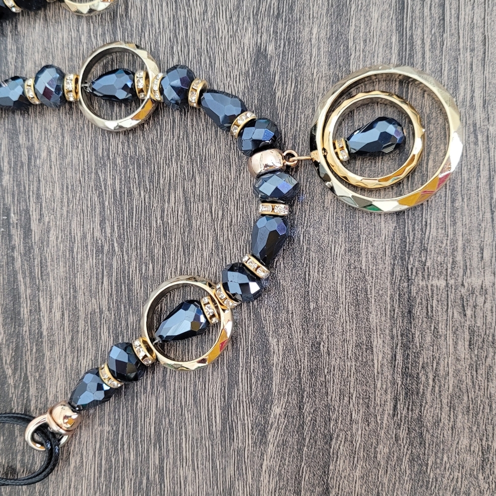 Beautiful fancy Earring necklace set acrylic beats works.